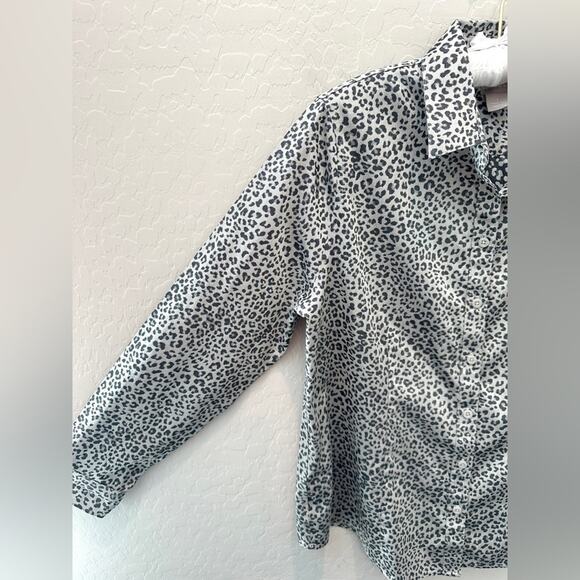 CHICO’S | Gray Leopard Print Button Down Shirt Long Sleeve Top | Size 1 Medium - Picture 3 of 6